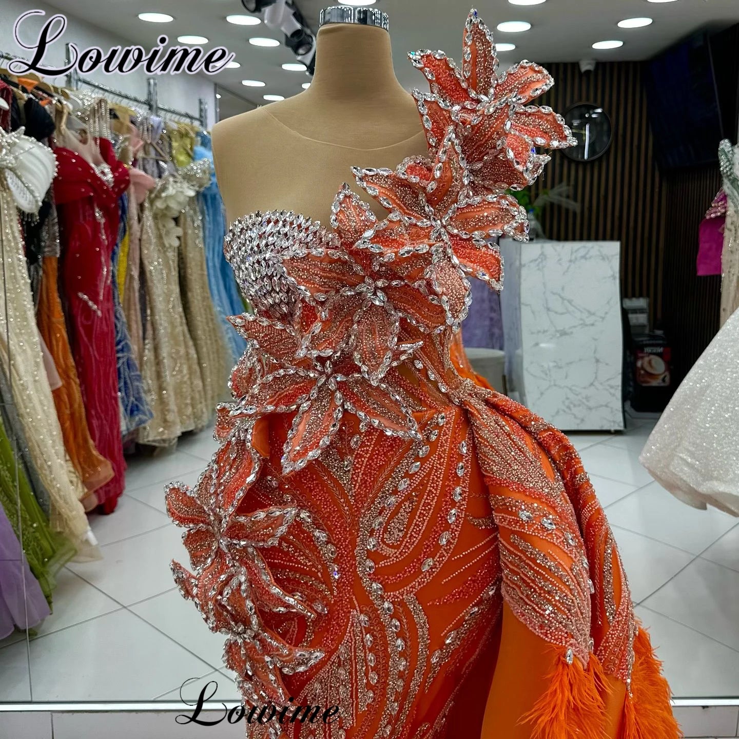 High Fashion Orange Celebrity Dresses With Detachable Train Sheer Neck Evening Dresses Luxury Vestidos De Gala Photography Gowns